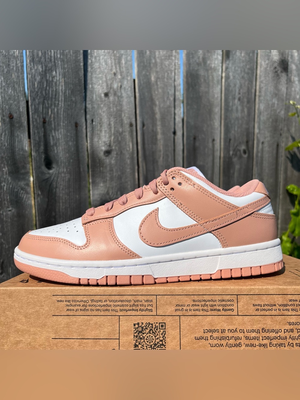 Nike dunk low rose size 8.5 - Picture 3 of 8